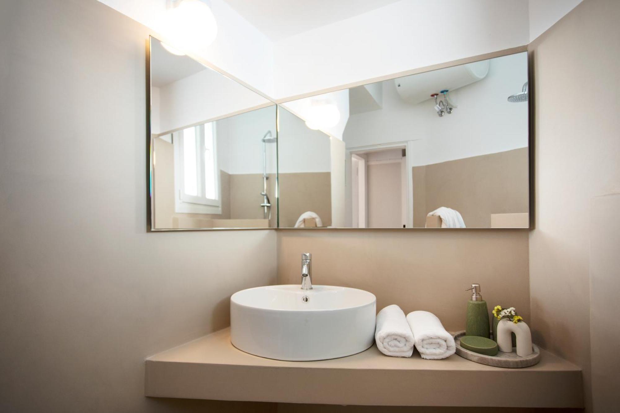 Hospes - Chic Retro Retreat In The Heart Of Athene